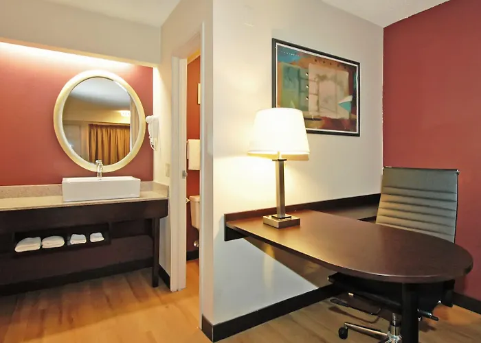 Red Roof Chicago - Hotel 3*